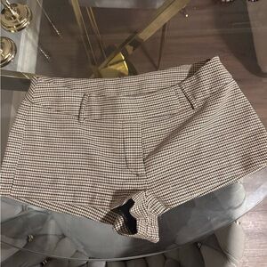 Stylish Women's Houndstooth Shorts